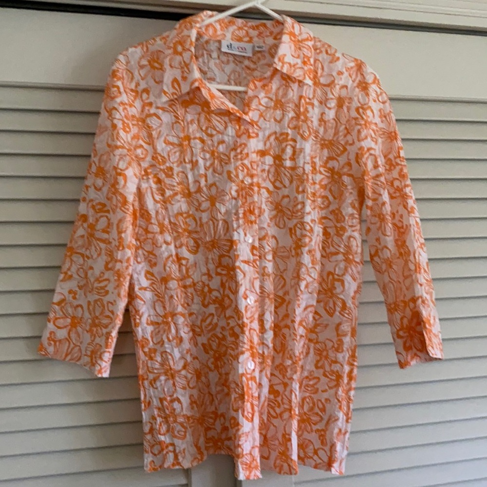 Orange and white 3/4 sleeve blouse S